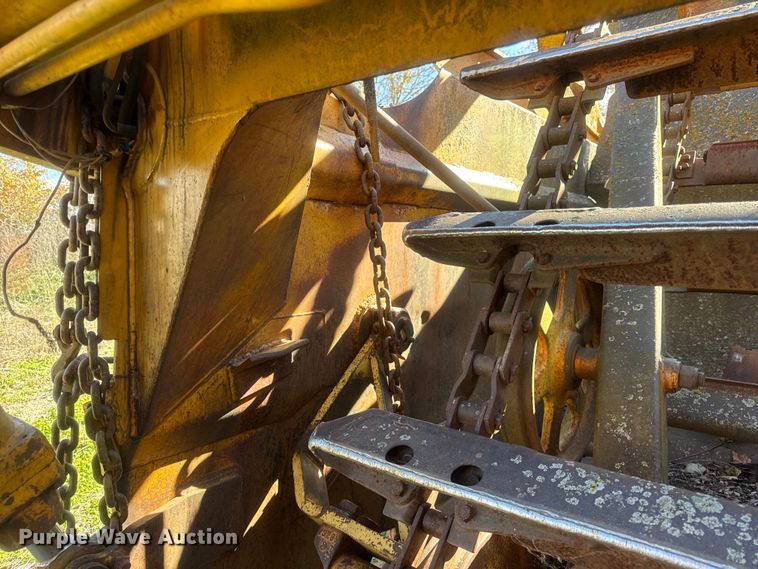 image for item ER0247 Caterpillar 613 elevating scraper