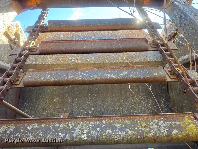 image for item ER0247 Caterpillar 613 elevating scraper