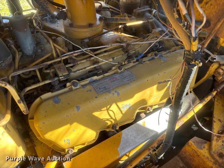 image for item ER0247 Caterpillar 613 elevating scraper