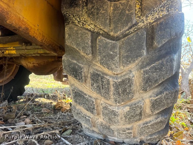 image for item ER0247 Caterpillar 613 elevating scraper