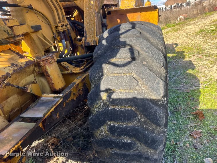 image for item ER0247 Caterpillar 613 elevating scraper