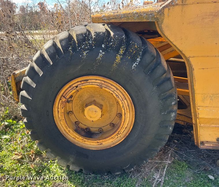 image for item ER0247 Caterpillar 613 elevating scraper