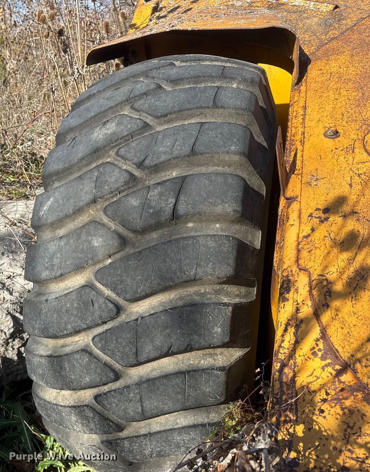 image for item ER0247 Caterpillar 613 elevating scraper