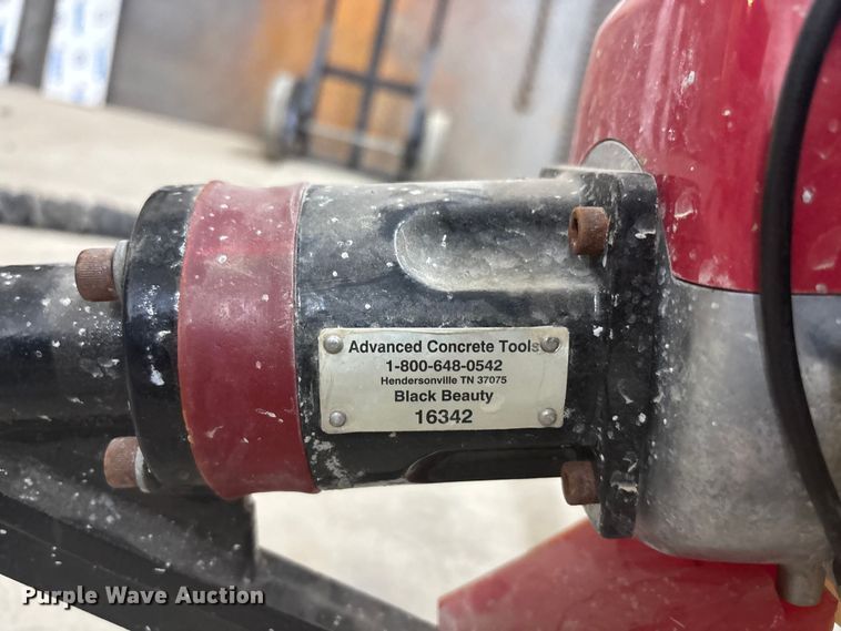 image for item ES1000 Black Beauty  vibrating screed 