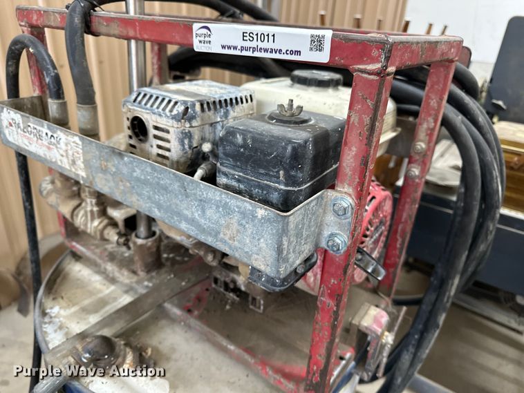 image for item ES1011 Allen Razorback curing compound power sprayer