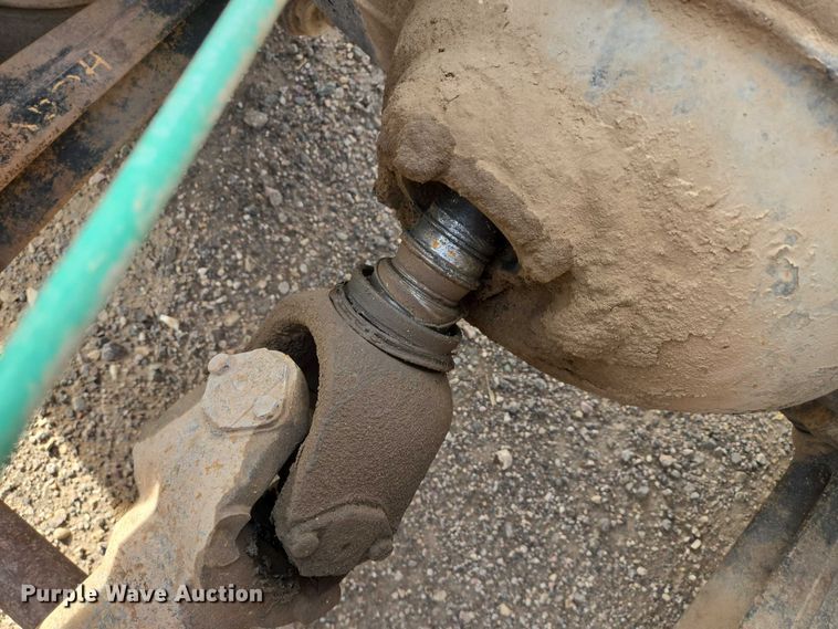 image for item ES2525 1988 Ford LNT9000 truck cab and chassis