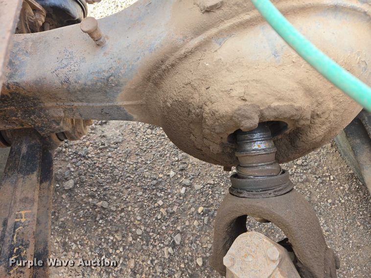 image for item ES2525 1988 Ford LNT9000 truck cab and chassis