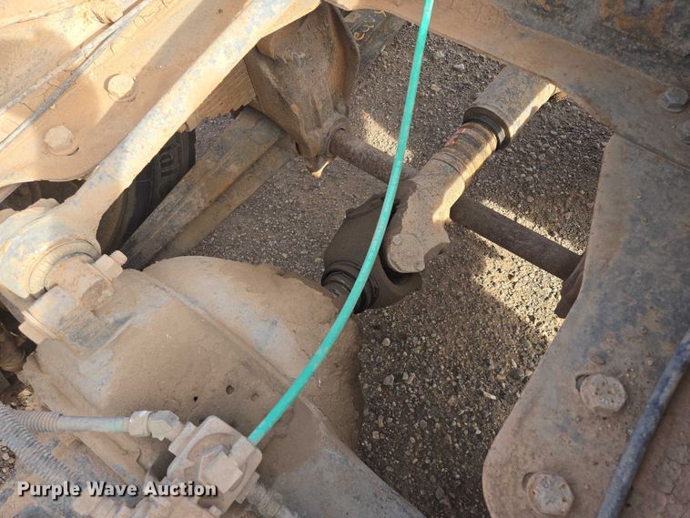 image for item ES2525 1988 Ford LNT9000 truck cab and chassis