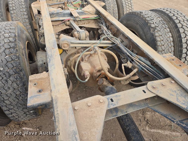 image for item ES2526 1977 Kenworth W900A truck cab and chassis