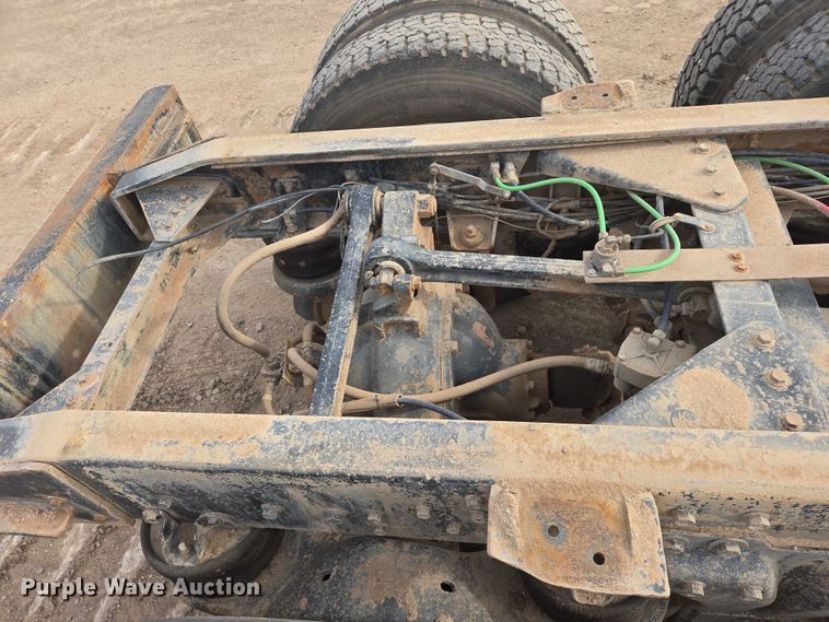 image for item ES2526 1977 Kenworth W900A truck cab and chassis