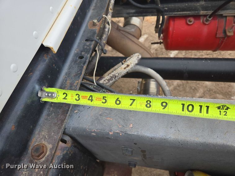 image for item ES2526 1977 Kenworth W900A truck cab and chassis