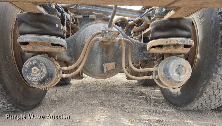 image for item ES2526 1977 Kenworth W900A truck cab and chassis