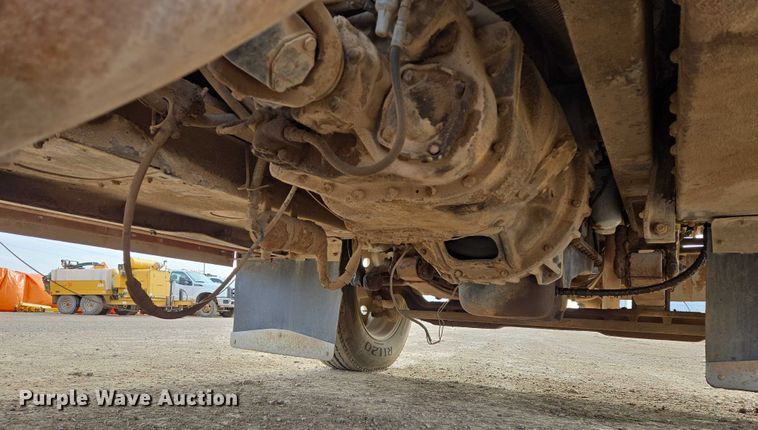 image for item ES2526 1977 Kenworth W900A truck cab and chassis