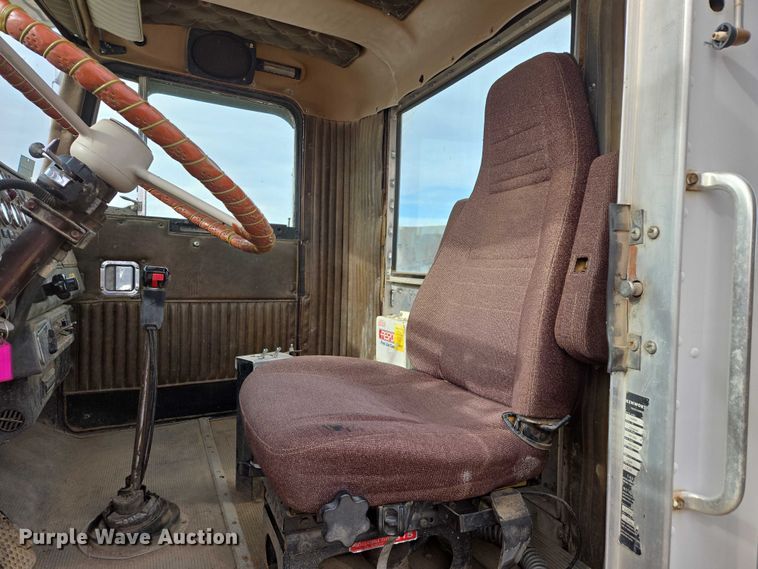 image for item ES2526 1977 Kenworth W900A truck cab and chassis