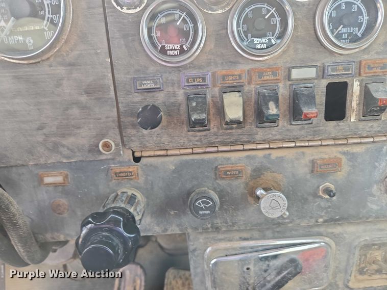 image for item ES2526 1977 Kenworth W900A truck cab and chassis