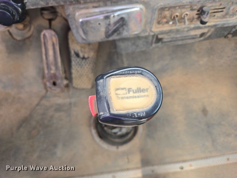 image for item ES2526 1977 Kenworth W900A truck cab and chassis