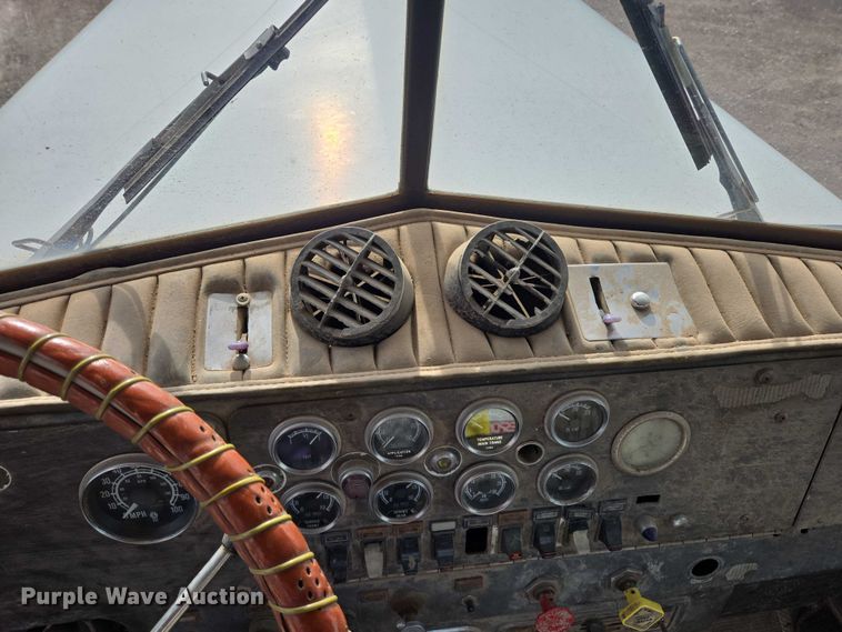 image for item ES2526 1977 Kenworth W900A truck cab and chassis