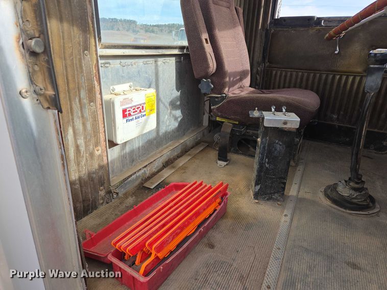 image for item ES2526 1977 Kenworth W900A truck cab and chassis