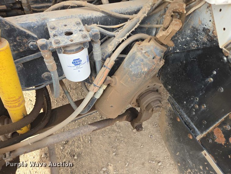 image for item ES2526 1977 Kenworth W900A truck cab and chassis