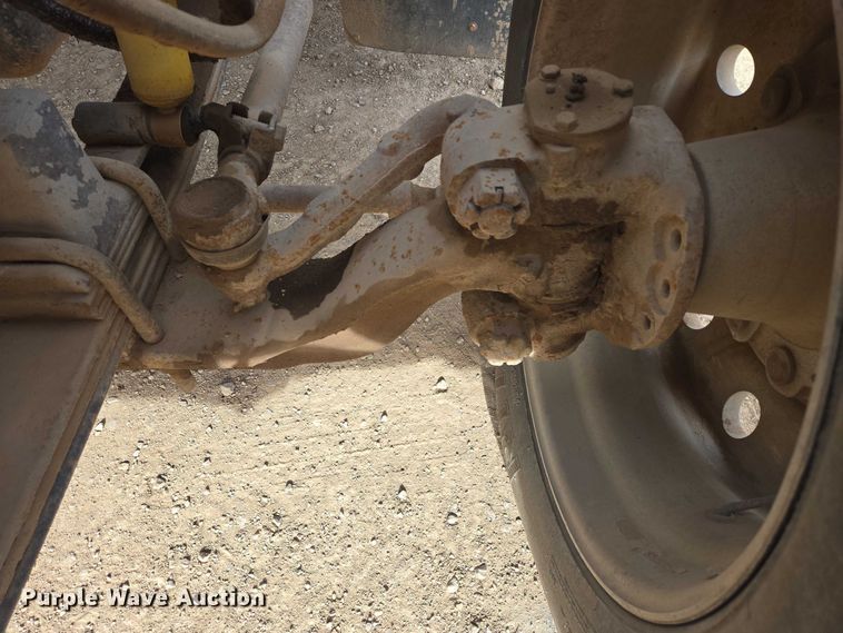 image for item ES2526 1977 Kenworth W900A truck cab and chassis