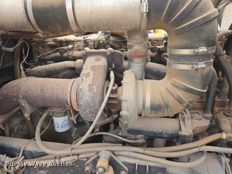 image for item ES2526 1977 Kenworth W900A truck cab and chassis