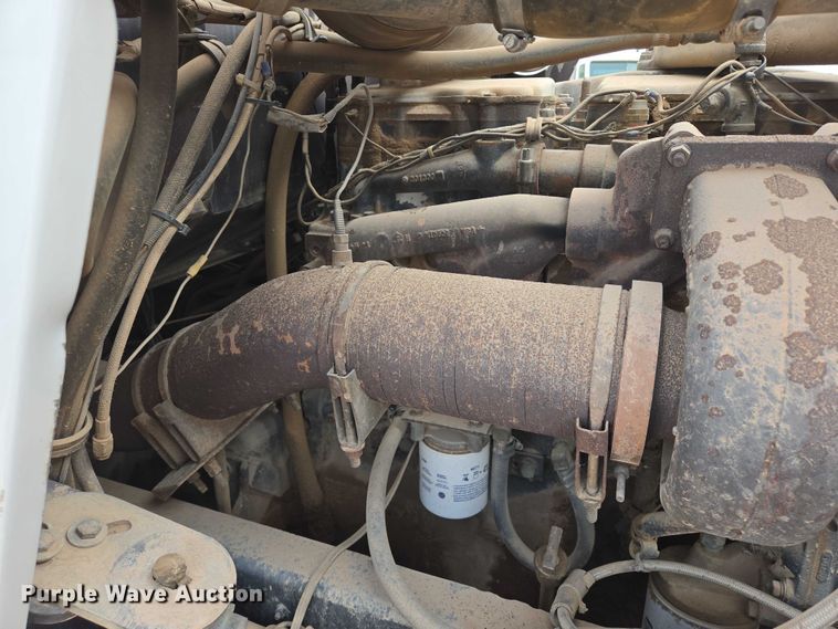 image for item ES2526 1977 Kenworth W900A truck cab and chassis