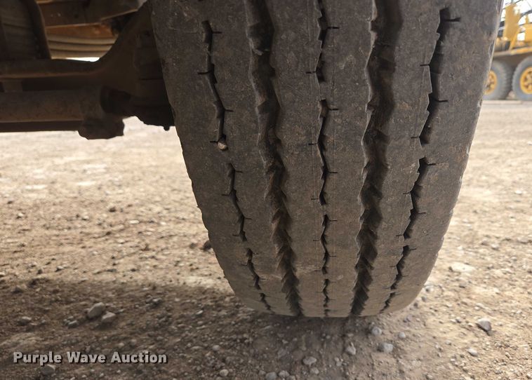 image for item ES2526 1977 Kenworth W900A truck cab and chassis