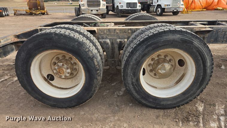 image for item ES2526 1977 Kenworth W900A truck cab and chassis