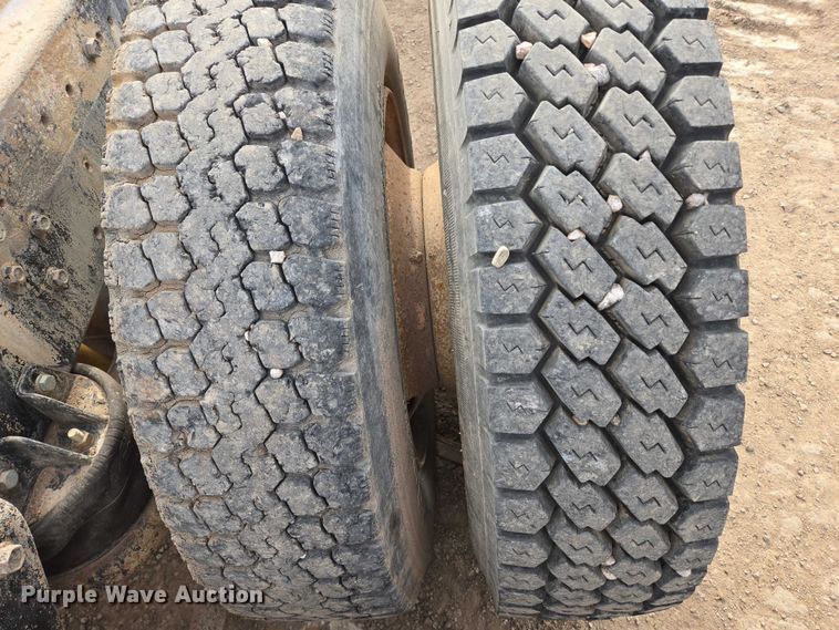 image for item ES2526 1977 Kenworth W900A truck cab and chassis