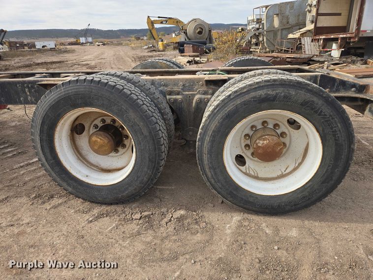 image for item ES2526 1977 Kenworth W900A truck cab and chassis