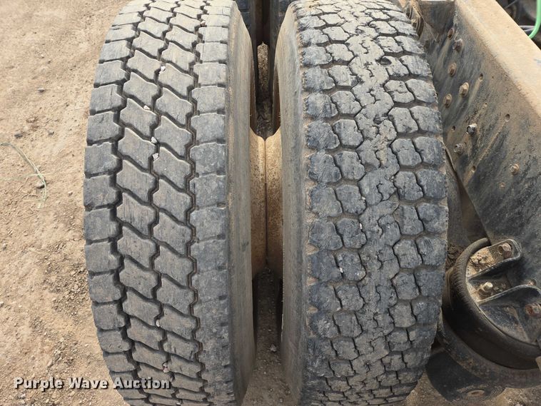 image for item ES2526 1977 Kenworth W900A truck cab and chassis