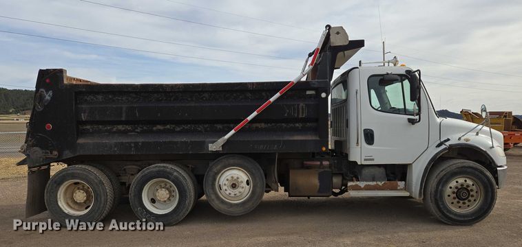 image for item ES2527 2005 Freightliner M2 dump truck