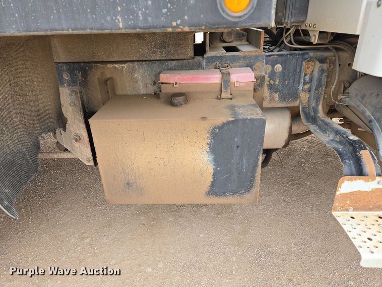 image for item ES2527 2005 Freightliner M2 dump truck