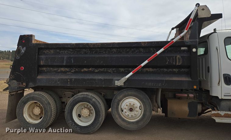 image for item ES2527 2005 Freightliner M2 dump truck