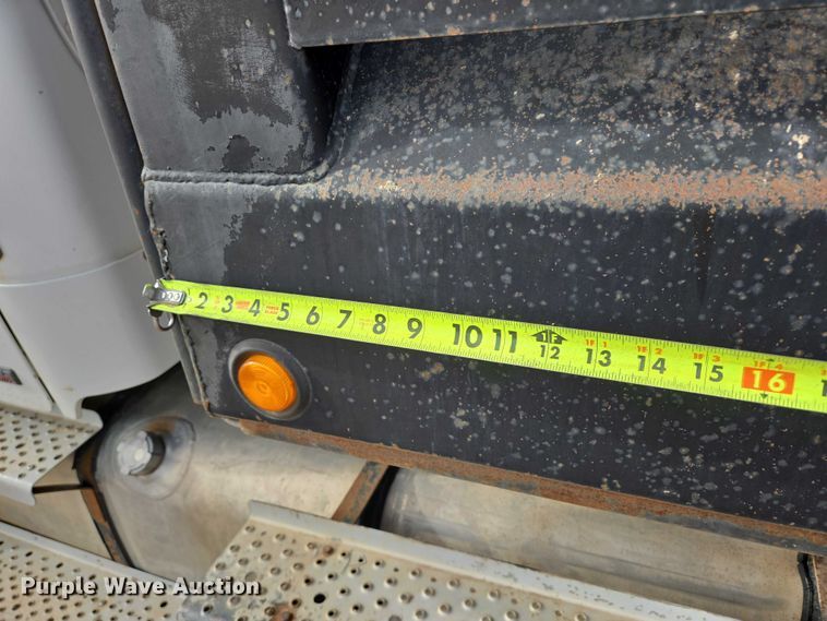 image for item ES2527 2005 Freightliner M2 dump truck