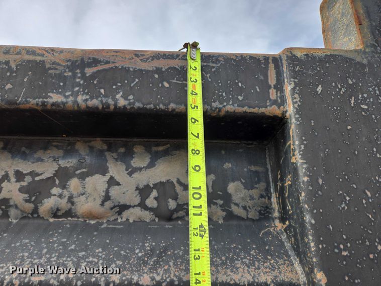 image for item ES2527 2005 Freightliner M2 dump truck