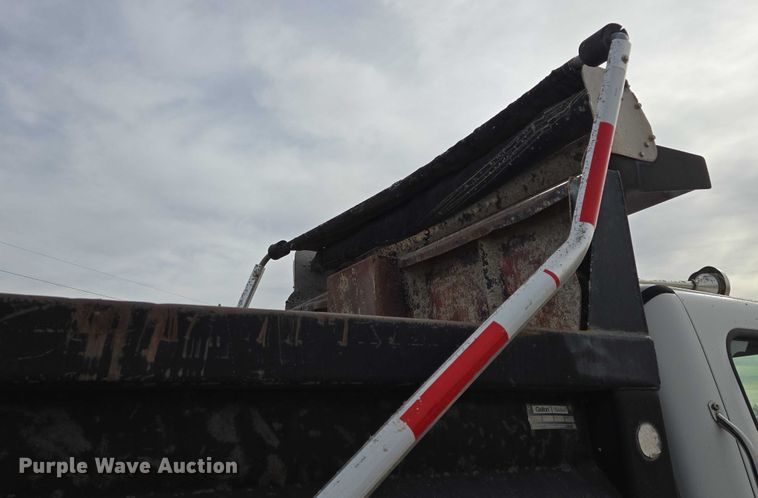 image for item ES2527 2005 Freightliner M2 dump truck