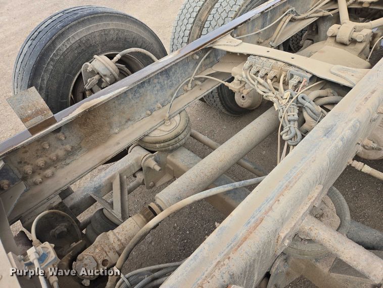 image for item ES2527 2005 Freightliner M2 dump truck