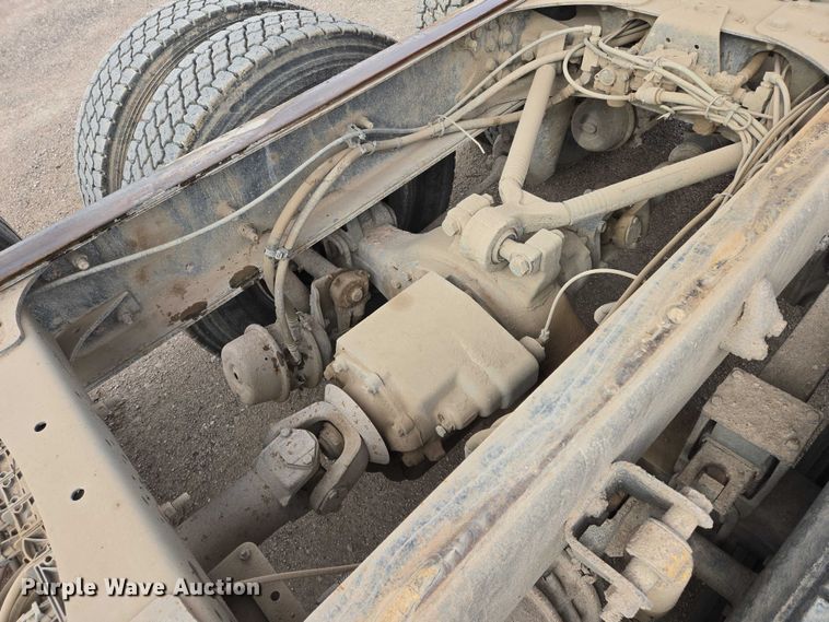 image for item ES2527 2005 Freightliner M2 dump truck