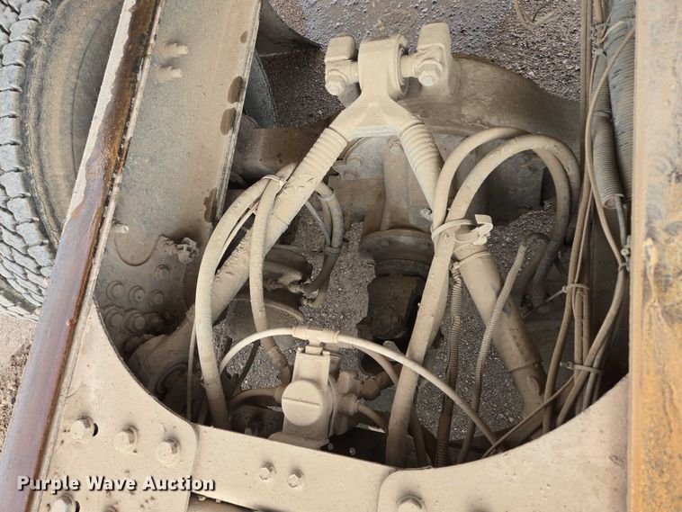 image for item ES2527 2005 Freightliner M2 dump truck