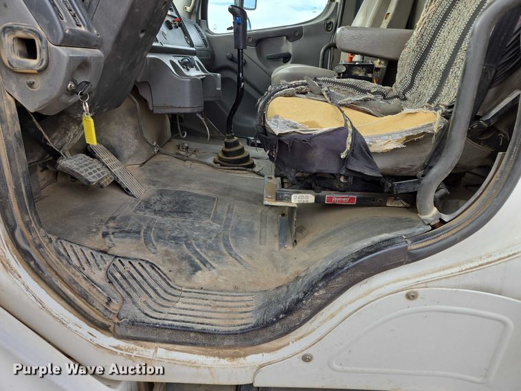 image for item ES2527 2005 Freightliner M2 dump truck