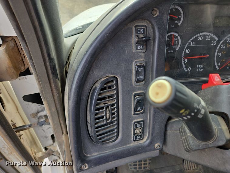 image for item ES2527 2005 Freightliner M2 dump truck