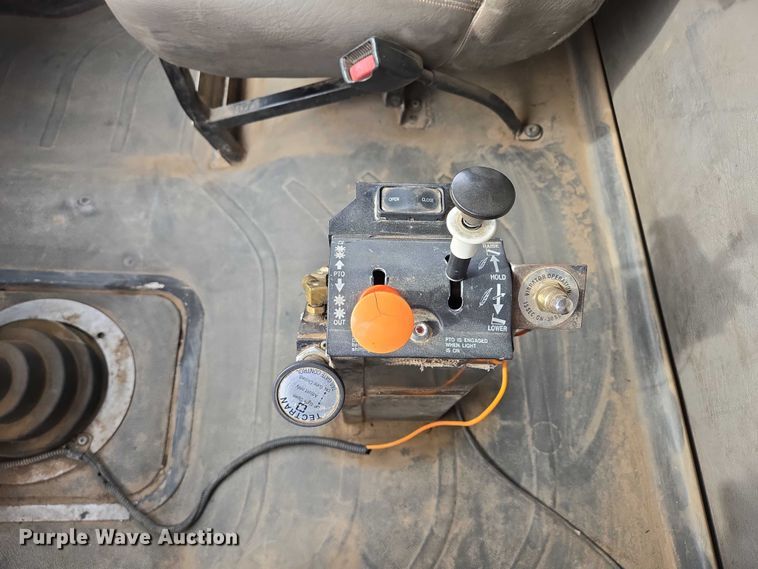 image for item ES2527 2005 Freightliner M2 dump truck