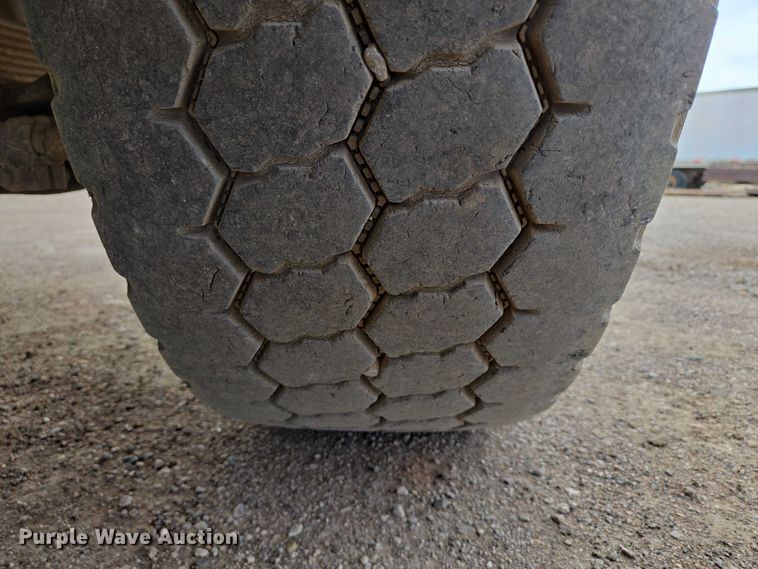 image for item ES2527 2005 Freightliner M2 dump truck