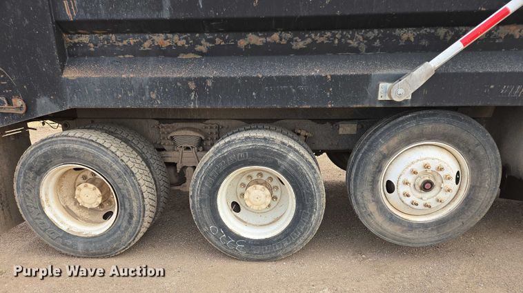 image for item ES2527 2005 Freightliner M2 dump truck