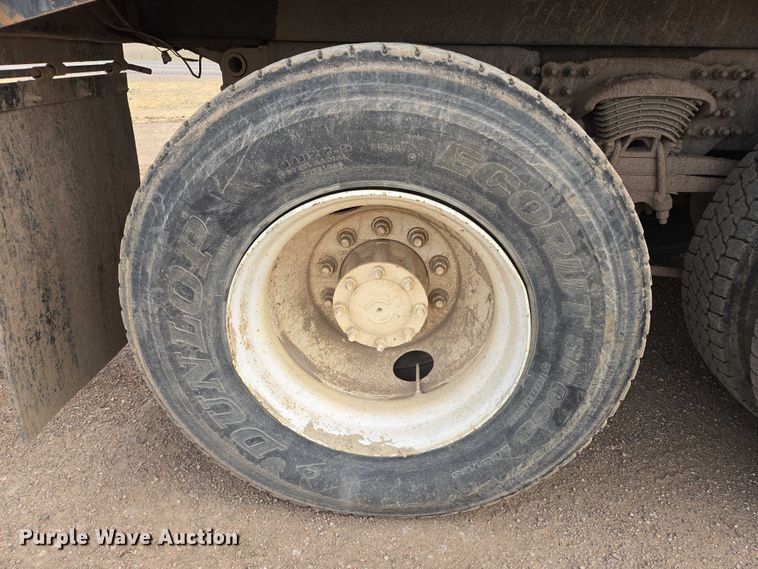 image for item ES2527 2005 Freightliner M2 dump truck