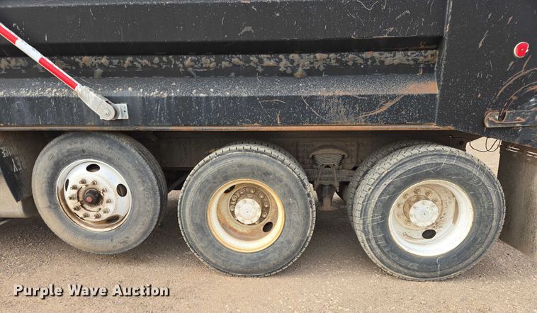 image for item ES2527 2005 Freightliner M2 dump truck