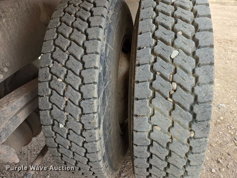 image for item ES2527 2005 Freightliner M2 dump truck