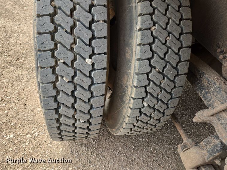 image for item ES2527 2005 Freightliner M2 dump truck