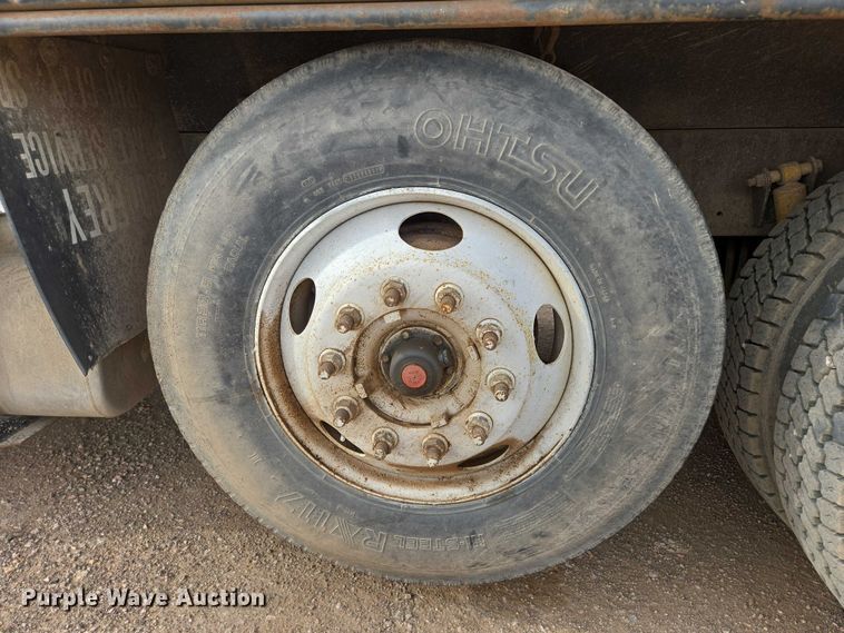 image for item ES2527 2005 Freightliner M2 dump truck